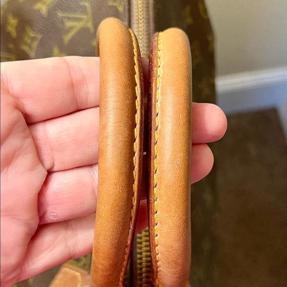 Authentic Louis Vuitton Speedy 35 - Picture 8 of 14